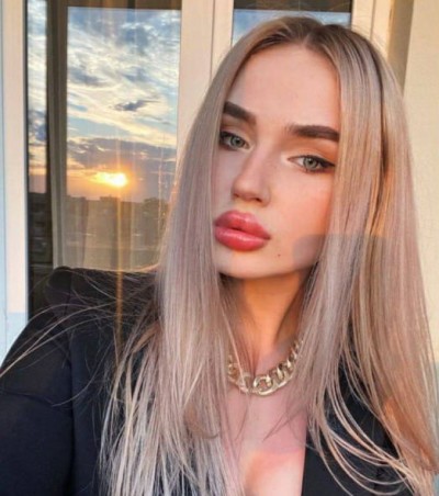 Эмилия, Г. Петродворец