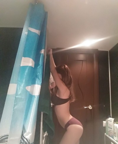 Оксанка, Г. Петродворец