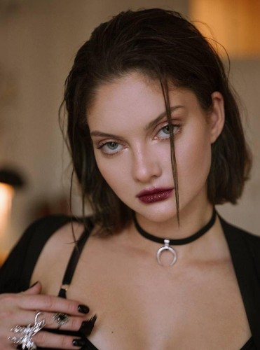 Эллочка, Г. Петродворец