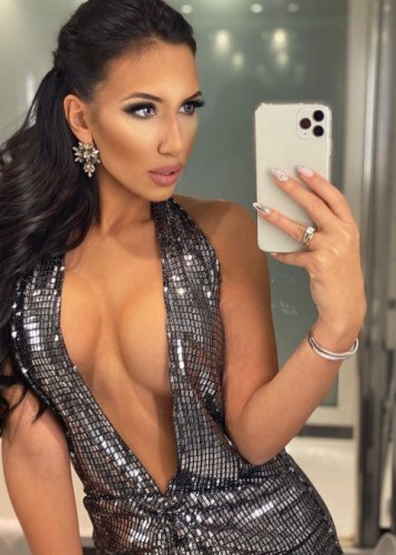 Алиса, Г. Петродворец