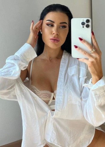 Юля, Г. Петродворец